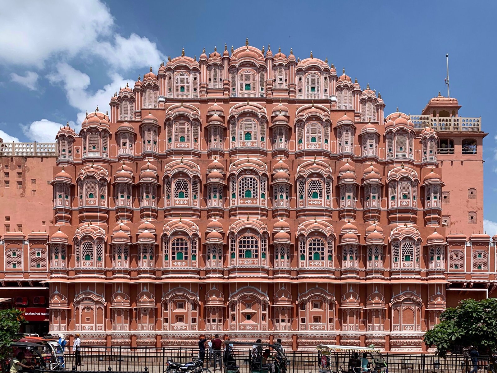 How Much Time Is Required to Visit Hawa Mahal?